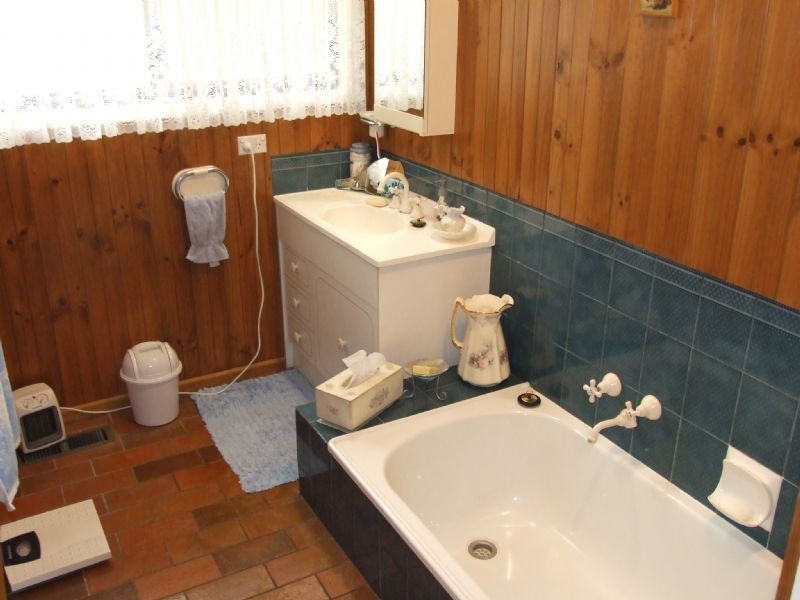 17 Joy Street, Newborough VIC 3825