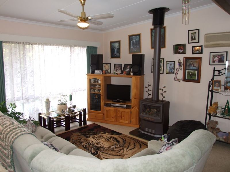 17 Joy Street, Newborough VIC 3825