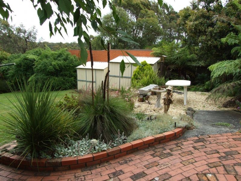 17 Joy Street, Newborough VIC 3825