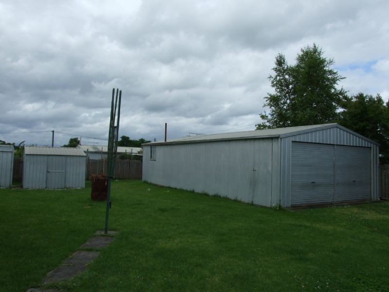 100 Service Road, Moe VIC 3825