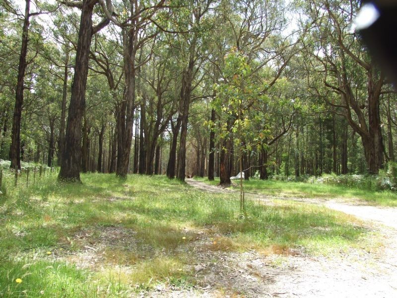 860 McDonalds Track, NARRACAN, Hernes Oak VIC 3825