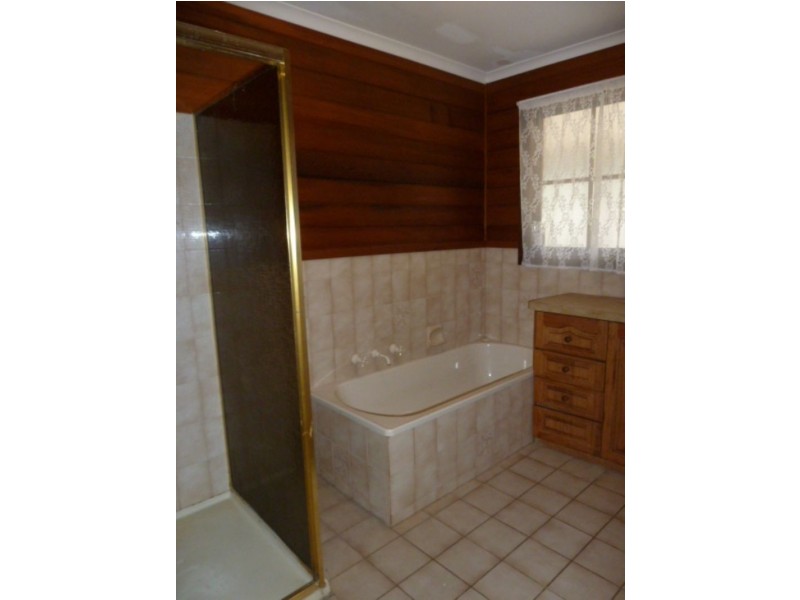 70 Coalville Road, Moe VIC 3825