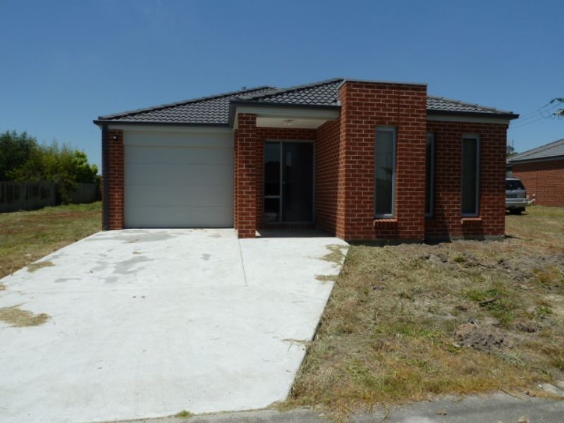 17 Stirling Street, Moe VIC 3825