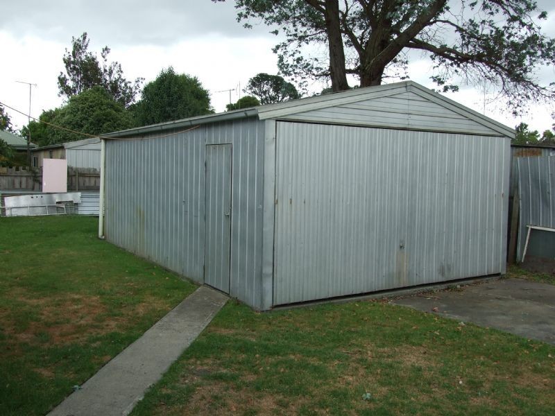 16 Bruce Street, Moe VIC 3825