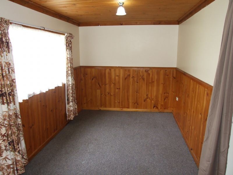 16 Bruce Street, Moe VIC 3825