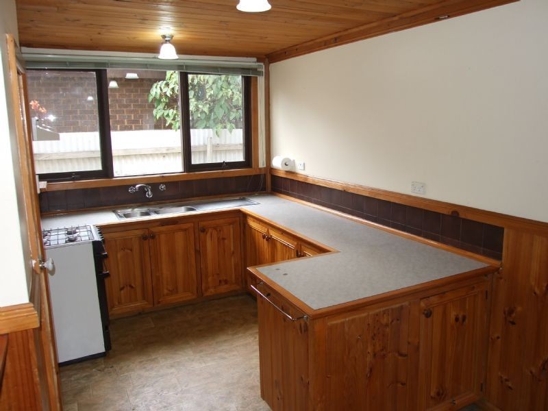 16 Bruce Street, Moe VIC 3825