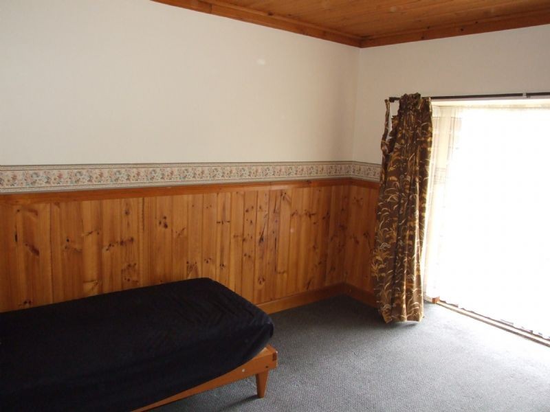 16 Bruce Street, Moe VIC 3825