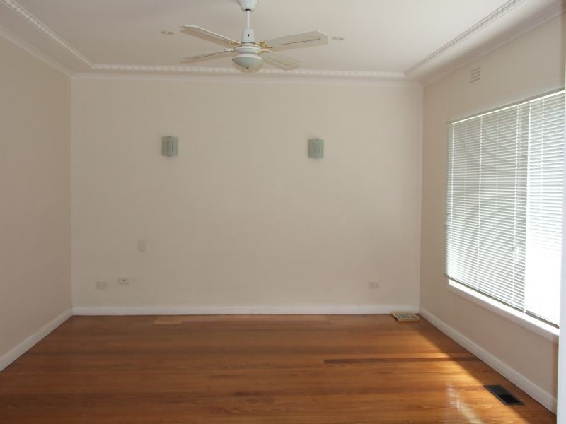 123 Service Road, Moe VIC 3825