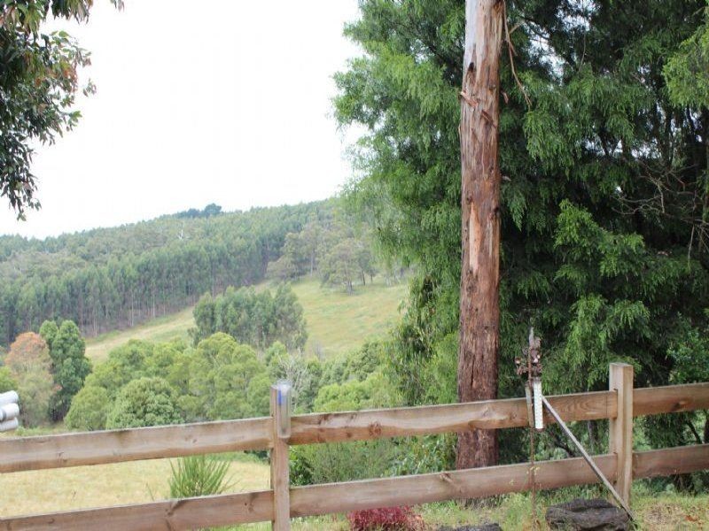 385 McDonalds Track, Hernes Oak VIC 3825