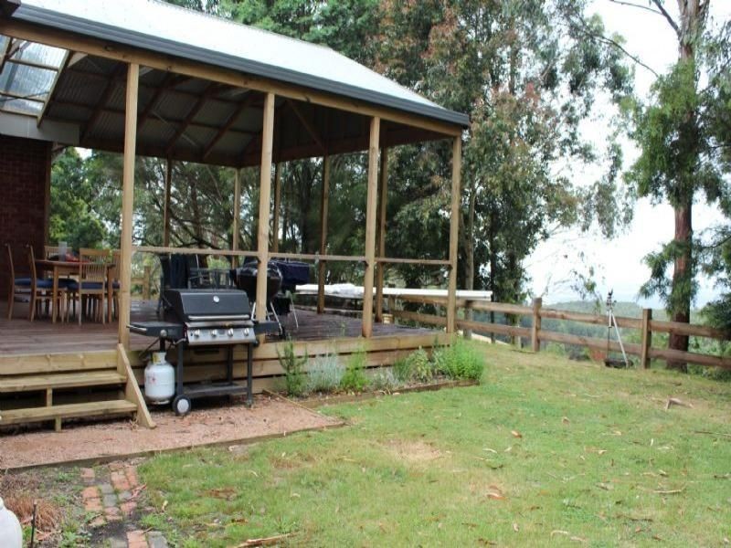 385 McDonalds Track, Hernes Oak VIC 3825