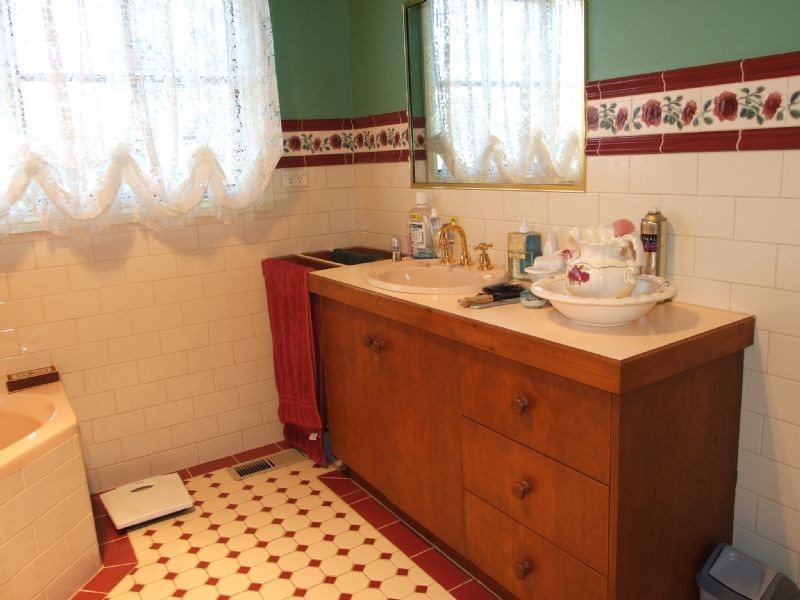 13 Chamberlain Road, Newborough VIC 3825