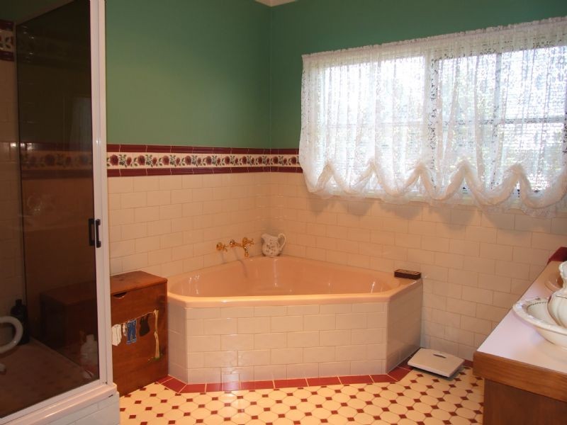 13 Chamberlain Road, Newborough VIC 3825