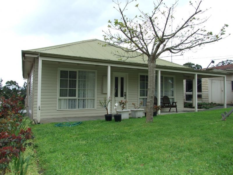 13 Chamberlain Road, Newborough VIC 3825