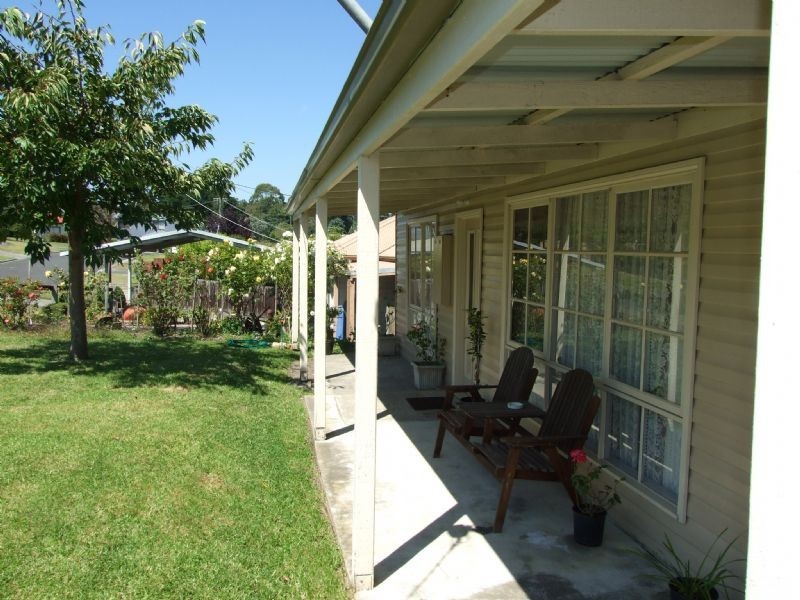 13 Chamberlain Road, Newborough VIC 3825