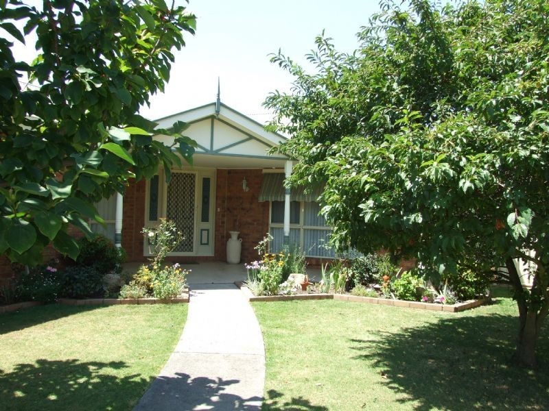 3 Jeeralang Avenue, Newborough VIC 3825