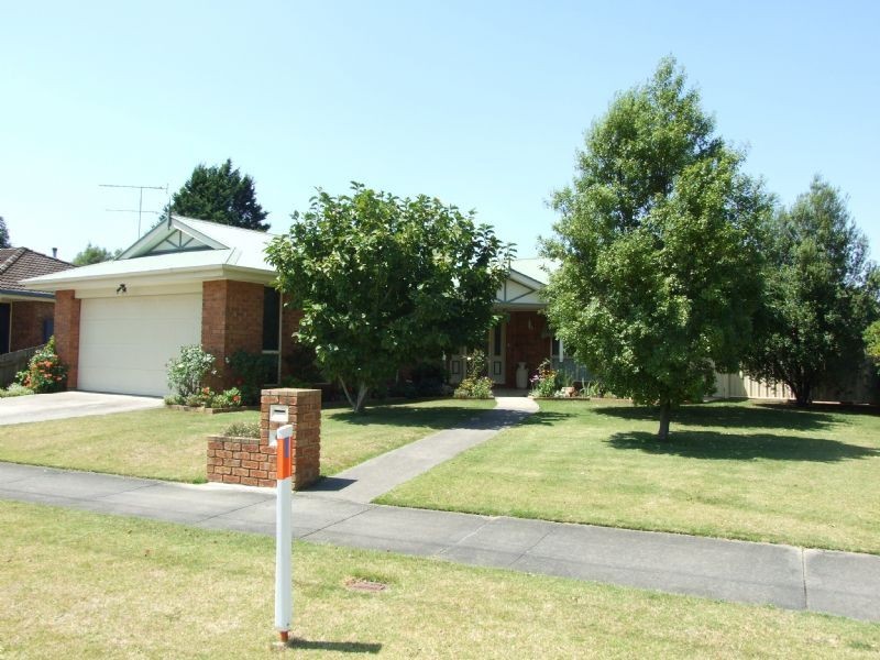 3 Jeeralang Avenue, Newborough VIC 3825