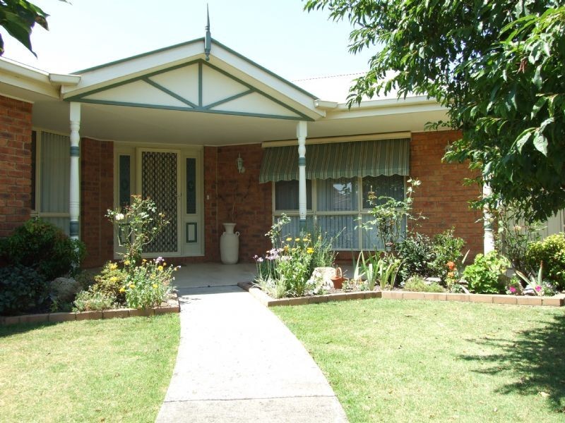 3 Jeeralang Avenue, Newborough VIC 3825