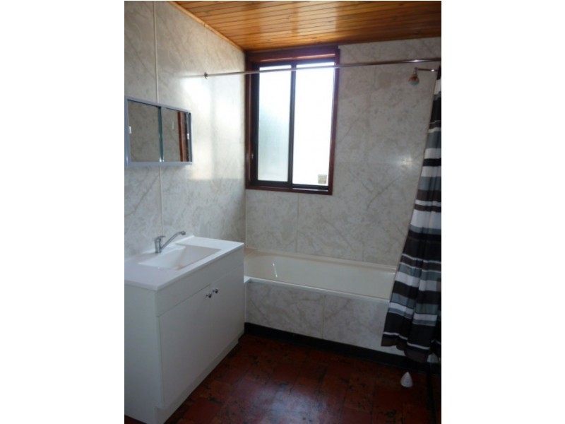 6 Malnhan Crescent, Newborough VIC 3825