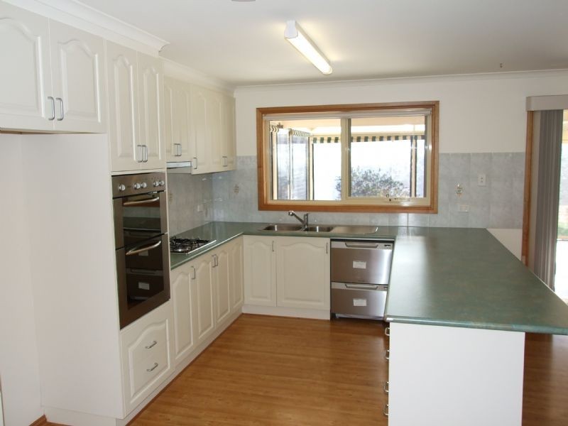 42 Parkside Drive, Moe VIC 3825