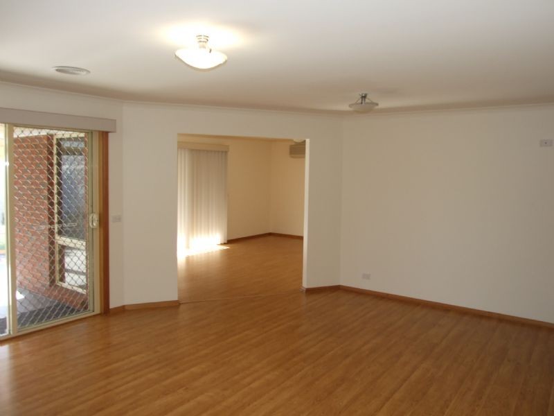 42 Parkside Drive, Moe VIC 3825