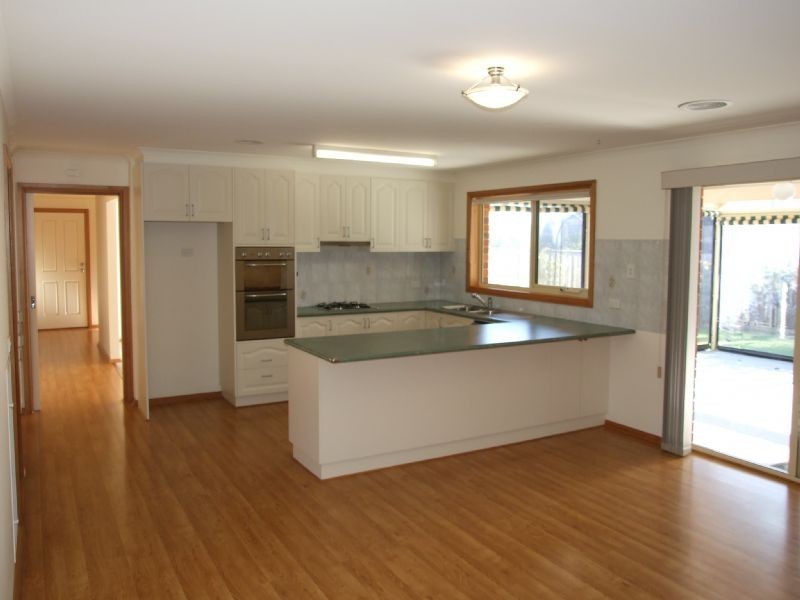 42 Parkside Drive, Moe VIC 3825