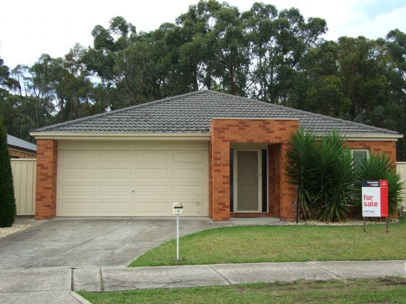 4 Crombe Court, Newborough VIC 3825