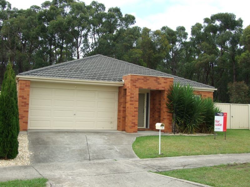 4 Crombe Court, Newborough VIC 3825