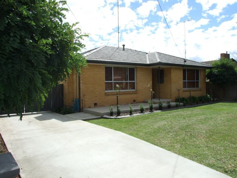 2 Castle Street, Moe VIC 3825