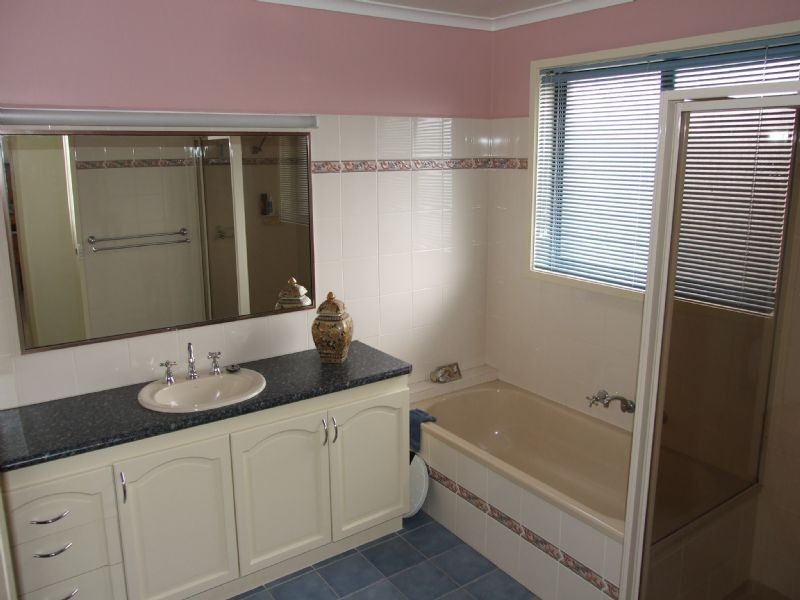 3 Colli Drive, Newborough VIC 3825