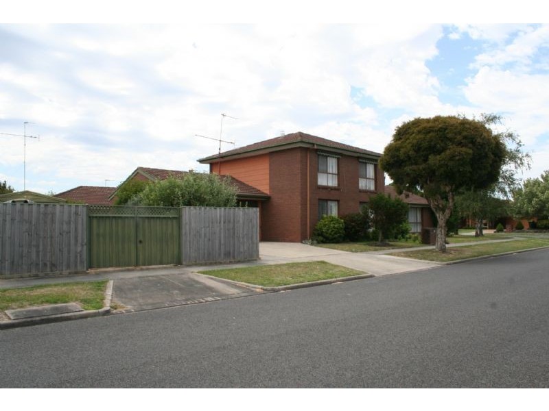 3 Colli Drive, Newborough VIC 3825