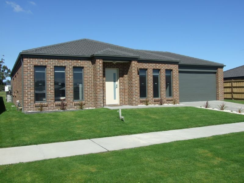 16 Copperhead Court, Newborough VIC 3825