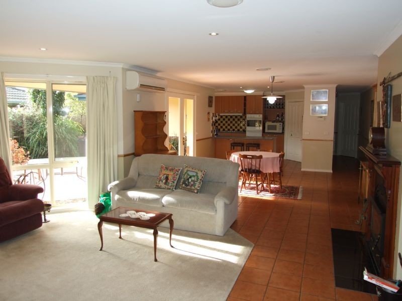 2 Wakefield Court, Newborough VIC 3825