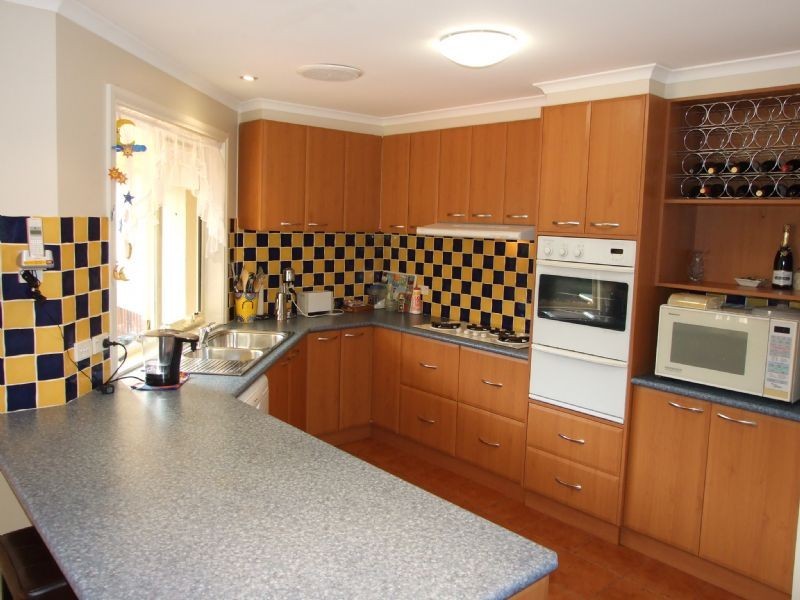 2 Wakefield Court, Newborough VIC 3825