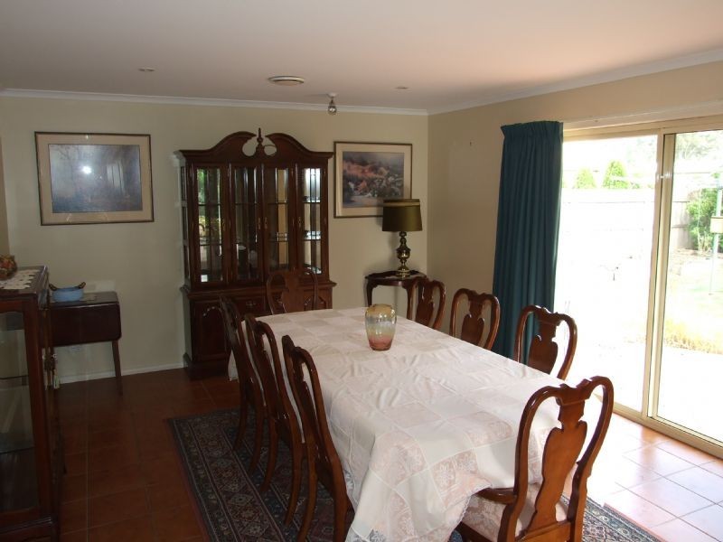 2 Wakefield Court, Newborough VIC 3825
