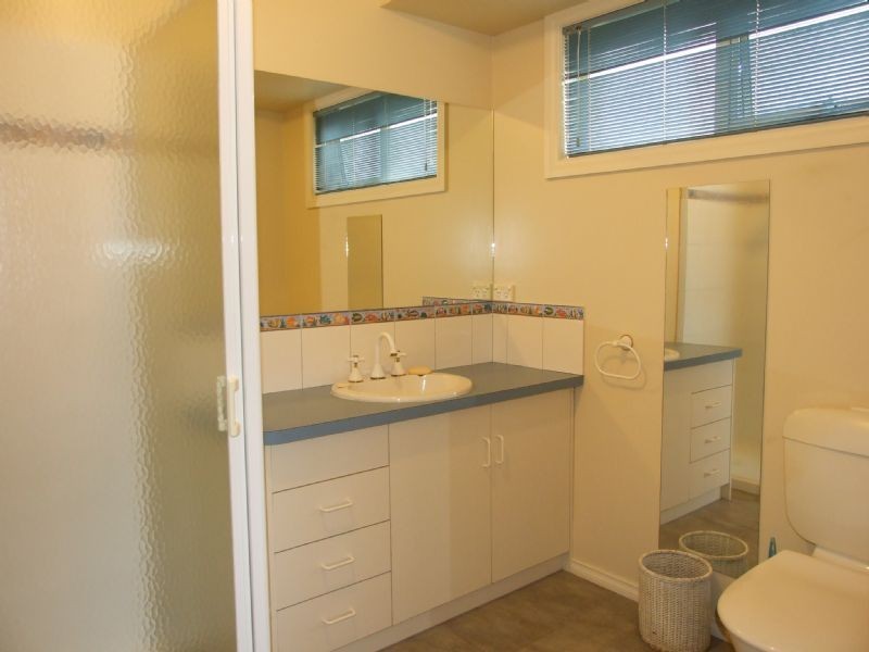 2 Wakefield Court, Newborough VIC 3825