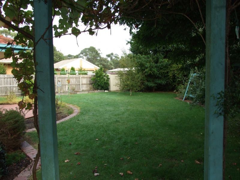 2 Wakefield Court, Newborough VIC 3825