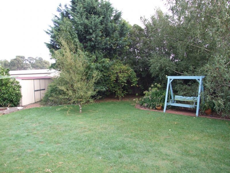 2 Wakefield Court, Newborough VIC 3825