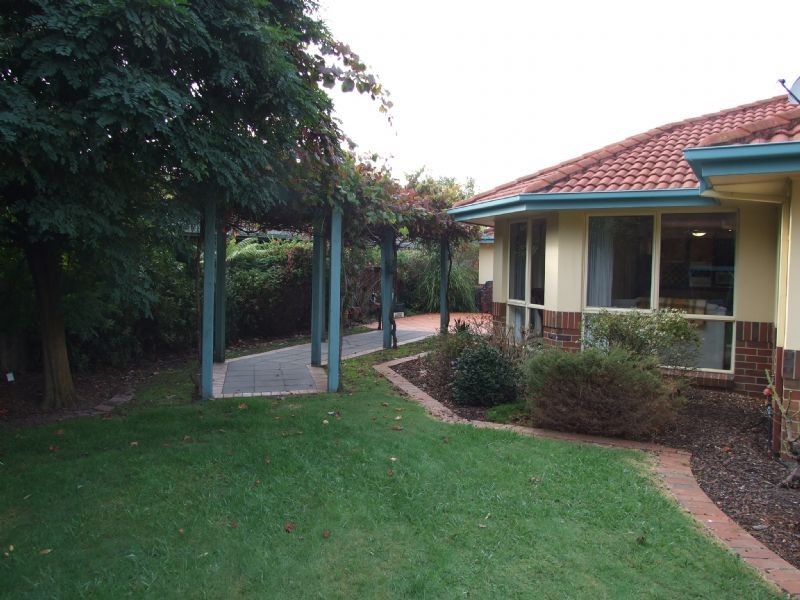 2 Wakefield Court, Newborough VIC 3825