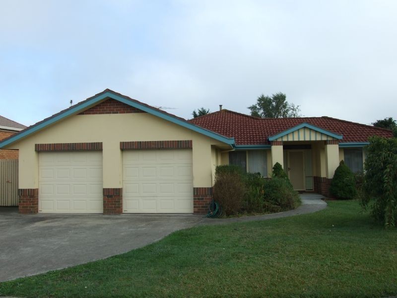 2 Wakefield Court, Newborough VIC 3825