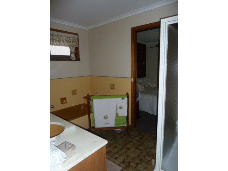7 Helen Court, Moe VIC 3825
