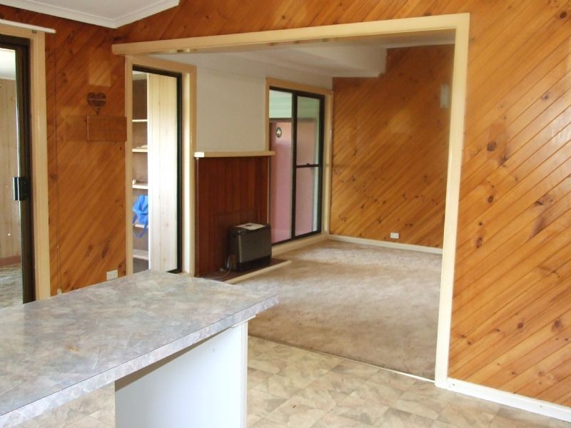 33 Anderson Ave, Yallourn North VIC 3825