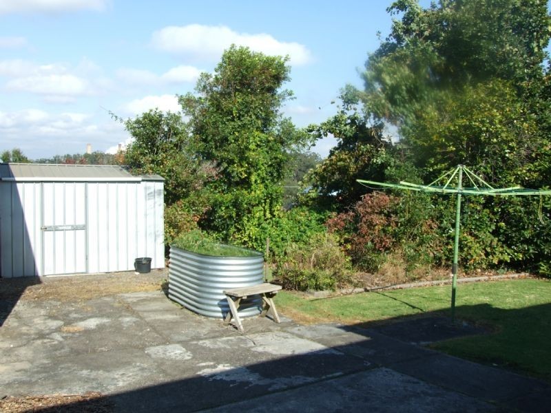 33 Anderson Ave, Yallourn North VIC 3825