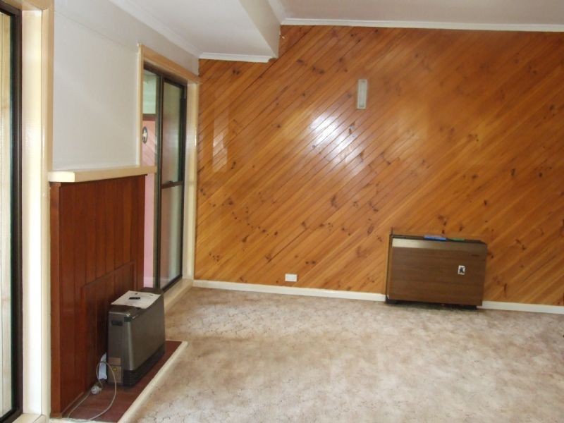 33 Anderson Ave, Yallourn North VIC 3825