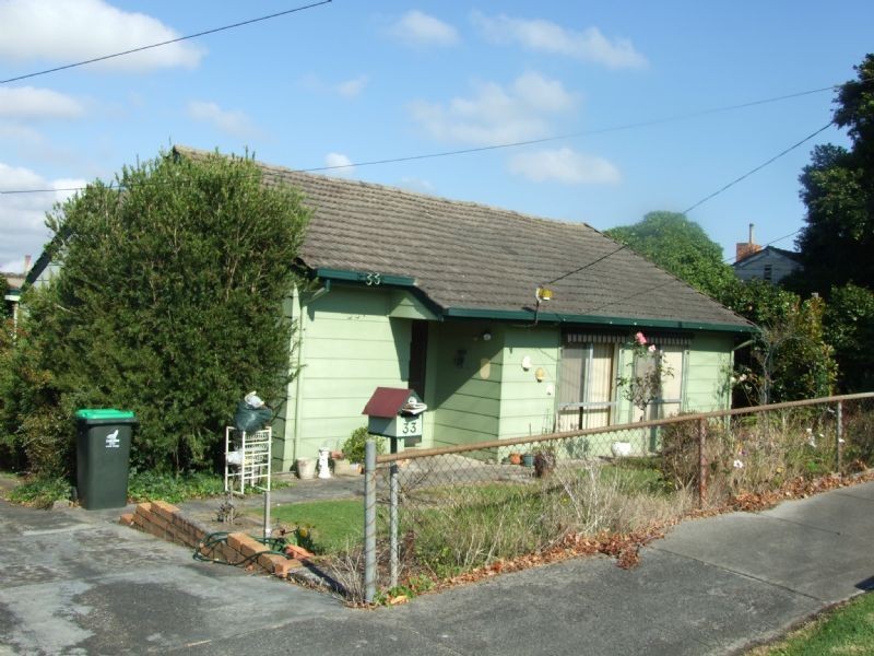 33 Anderson Ave, Yallourn North VIC 3825