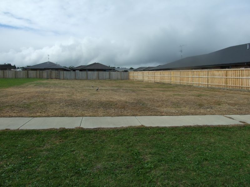 3 Leadbeater Mews, Newborough VIC 3825