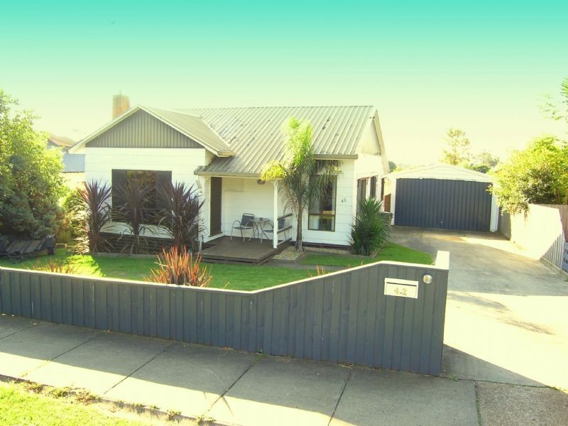42 Service Road, Moe VIC 3825