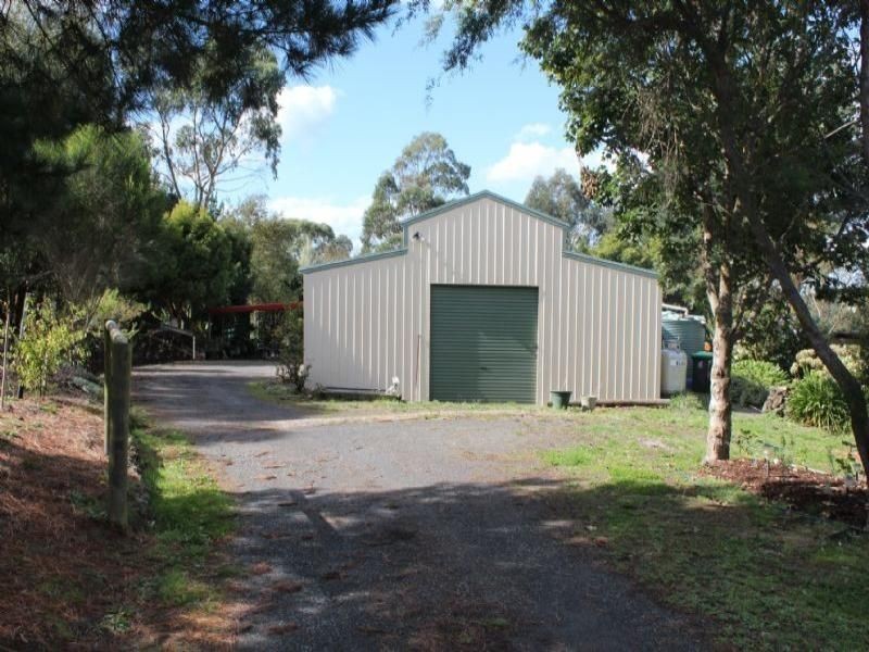 395 McDonalds Track, Hernes Oak VIC 3825