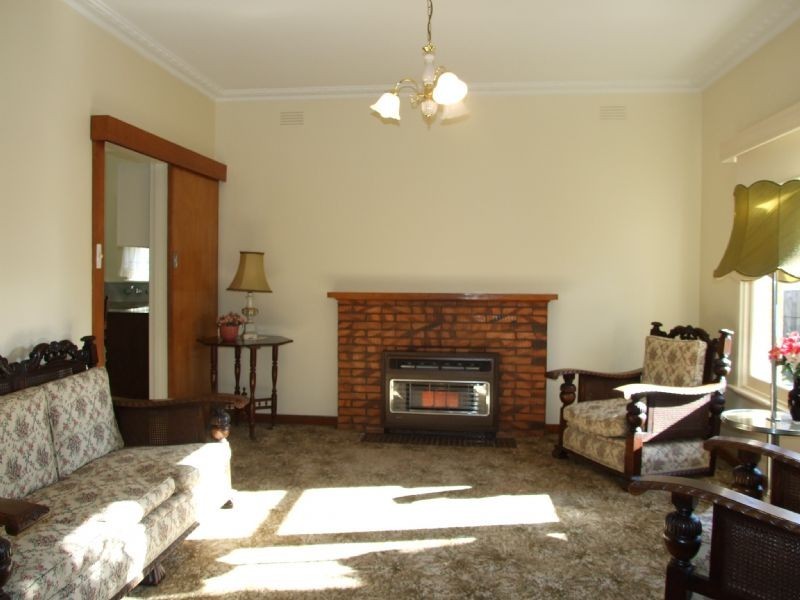 16 Reservoir Road, Moe VIC 3825