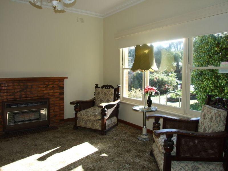 16 Reservoir Road, Moe VIC 3825