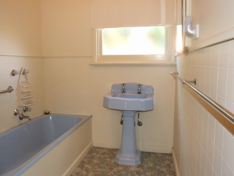 16 Reservoir Road, Moe VIC 3825